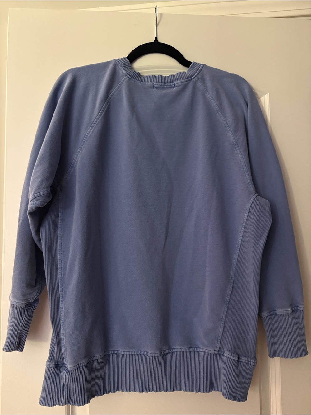 Super cute and comfy Zenana vintage wash crewneck in a soft light blue shade 💙 - Picture 4 of 7